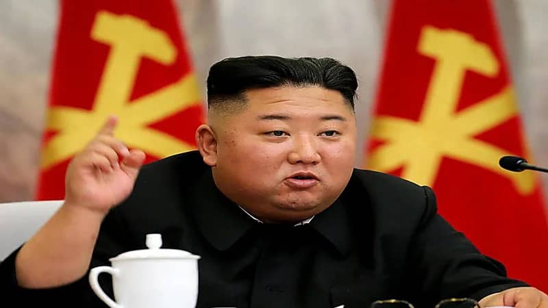 زعيم كوريا الشمالية يجهز جيشه لأي حرب