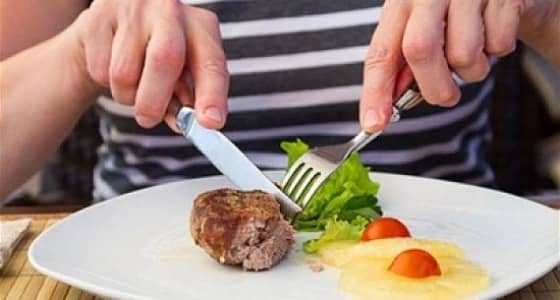 طريقة تناول طعام تحمي من السمنة