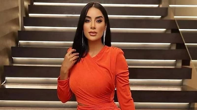 جوري بكر تتعرض لحادث سرقة في مطار القاهرة الجوي