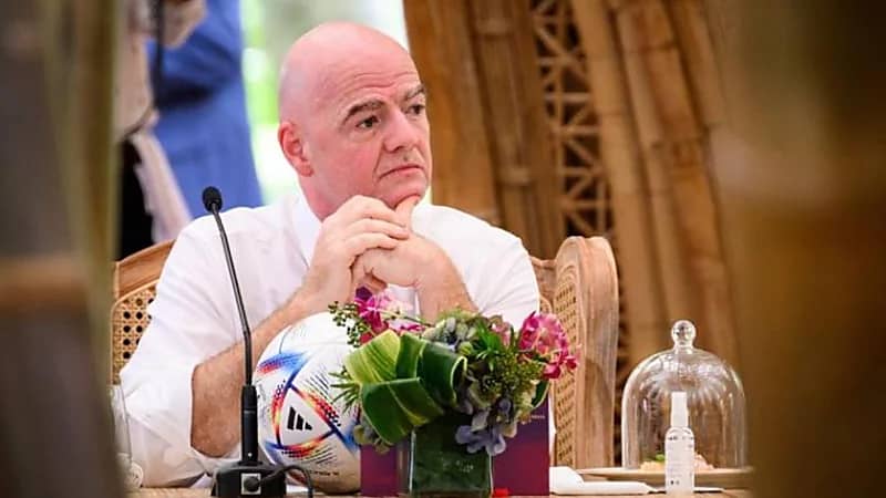 "إنفانتينو" يدعو روسيا وأوكرانيا إلى وقف إطلاق النار خلال كأس العالم