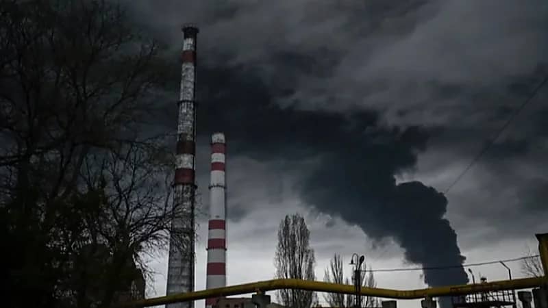 روسيا تدمر مصفاة نفط و3 مستودعات وقود بالقرب من أوديسا