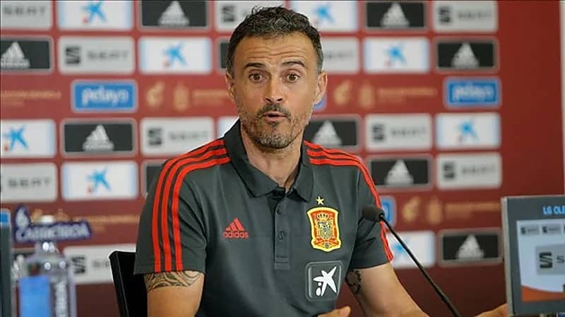 مدرب إسبانيا يعلق على هزيمة الأرجنتين أمام الأخضر