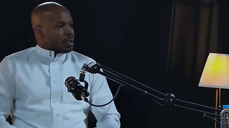 شراحيلي يروي كيف دعمه الهلال خلال أزمة إيقافه: استمروا في صرف راتبي.. فيديو