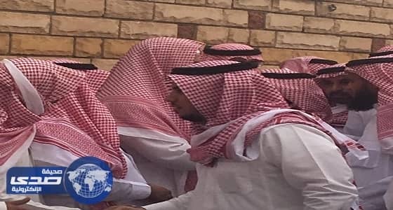 ⁠⁠⁠⁠⁠بالصور.. تشيع جثمان ابن لاعب الاتحاد والمنتخب السابق " خميس الزهراني "