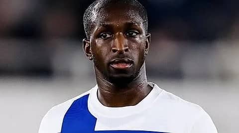 إصابة غلين كمارا بجرح في الساق.. صورة