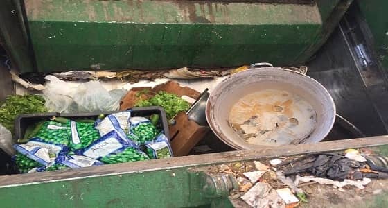 بالصور.. ضبط 23 كيلو مواد غذائية فاسدة بالمدينة