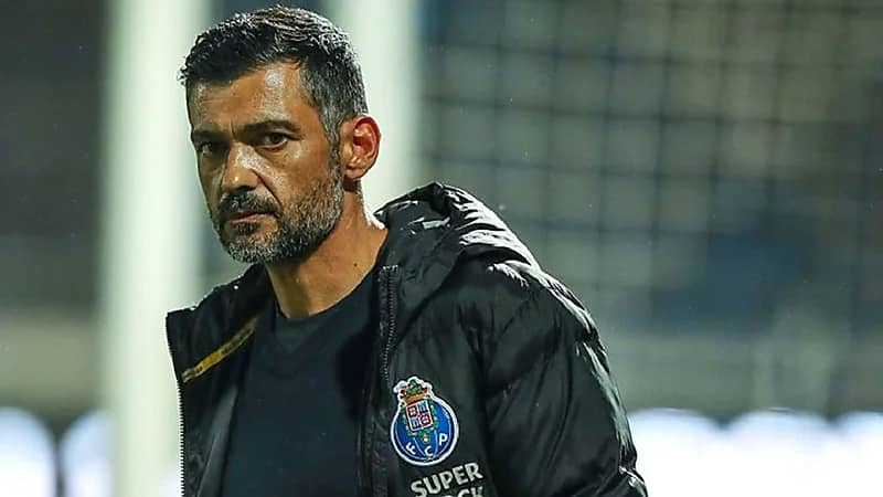 الهلال يغري المدرب البرتغالي سيرجيو بعرض ضخم