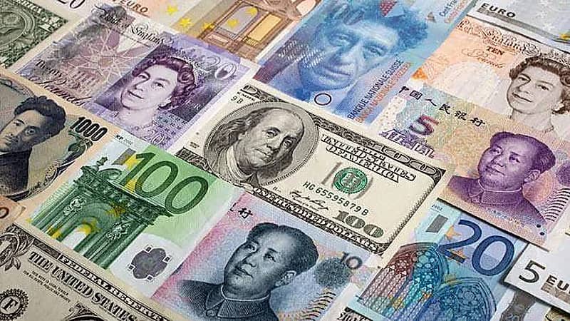 أسوأ 10 عملات أداء على مستوى العالم في 2022
