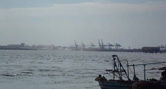 السلطات المصرية تغلق بوغازي الإسكندرية والدخيلة بسبب سوء الأحوال الجوية