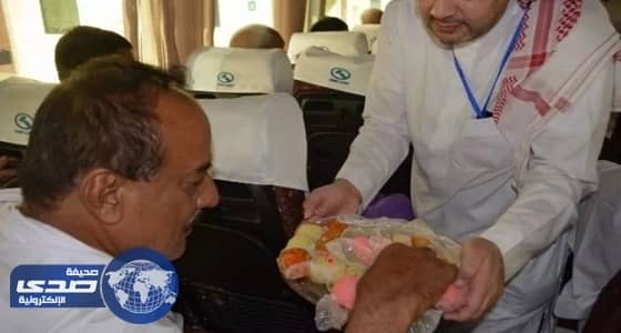 ⁠⁠⁠⁠⁠المملكة تستقبل حجاج باكستان بماء زمزم المبارك والحلويات
