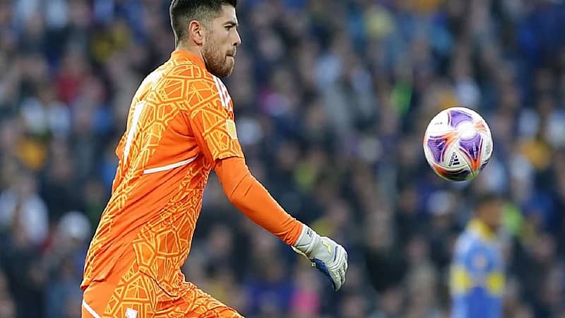 النصر يقترب من التعاقد مع الحارس الأرجنتيني أغوستين دانيال