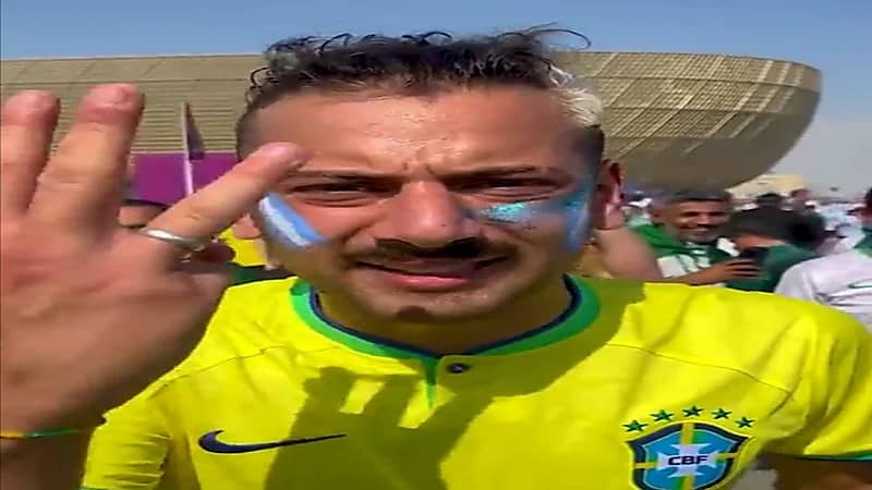 مشجع برازيلي يشعل أجواء المونديال: الأرجنتين ستسقط أمام الأخضر بثلاثية نظيفة (فيديو)