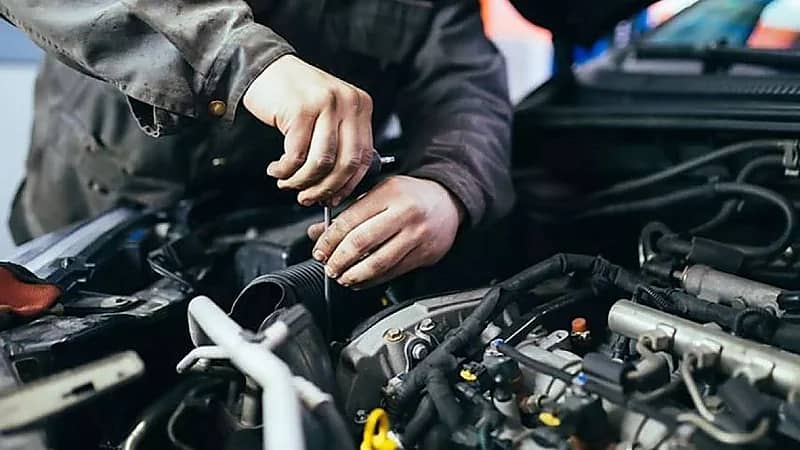 بالصور.. أبرز أعراض ضعف وتهالك محرك السيارة