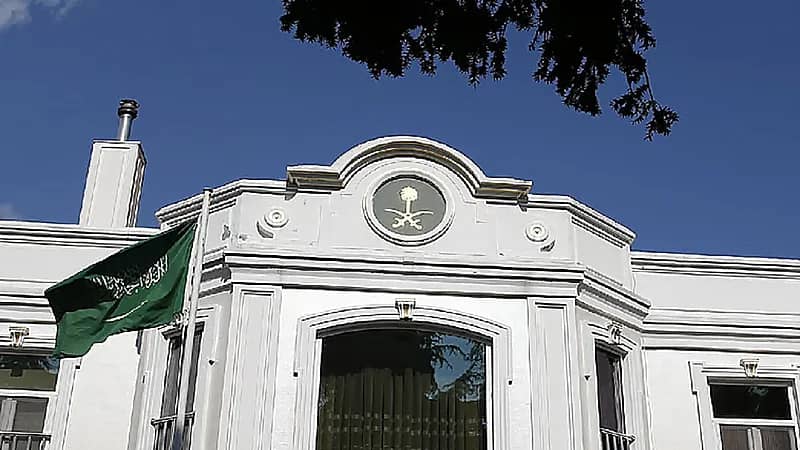 قنصلية المملكة بسويسرا تنبه رعاياها بضرورة حمل رخصة القيادة الأصلية