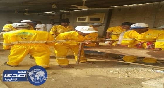 بلدية صبيا تداهم مواقع عشوائية وتصادر (559 / كجم ) من الأغذية قبل توزيعها