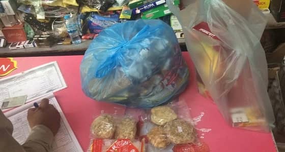 بالصور.. مصادرة 50 كيلو مواد غذائية منتهية الصلاحية بصامطة