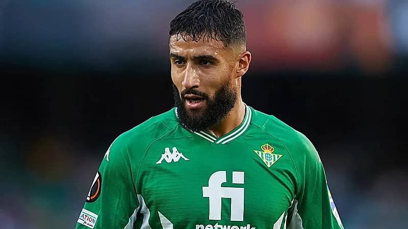 ريال بيتيس يحدد شرطه لبيع نبيل فقير لـ النصر