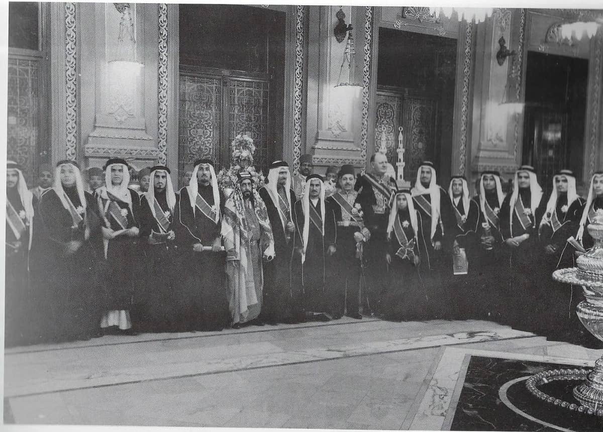 بالصور.. إغلاق المداخل بالواجهة البحرية في الخبر