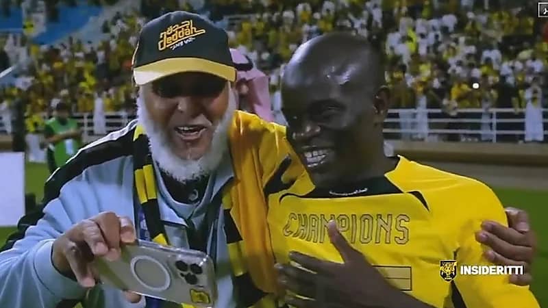 فرحة كانتي بعد تتويج الاتحاد بطلًا للدوري .. فيديو