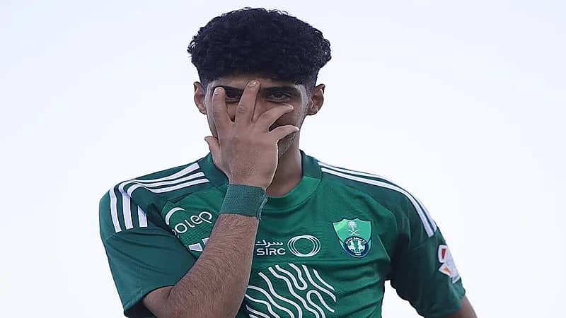 الأهلي يبدأ مفاوضات تجديد عقد زياد الجهني