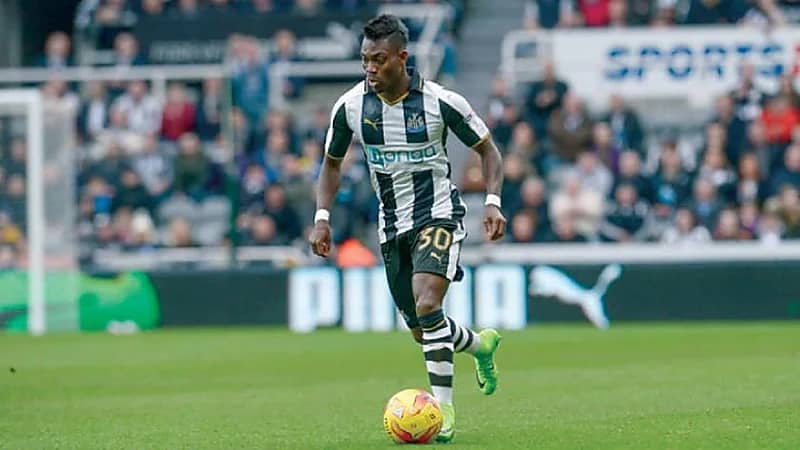 الرائد يتوصل لاتفاق مع المحترف الغاني كريستيان أتسو