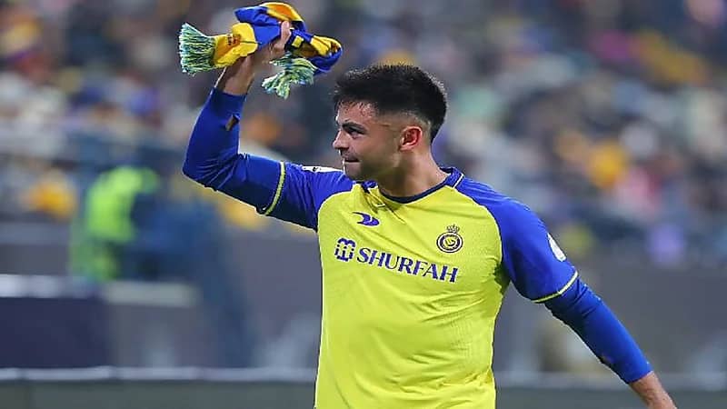 ريفير بليت يضم محترف النصر بشكل رسمي