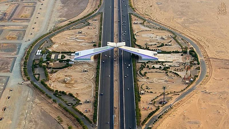 قصة الحلم الذي رآه فنان وترجمه في بوابة مكة.. فيديو