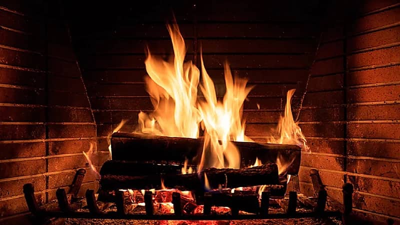 مدفأة تقتل رجلا وزوجته ونجله