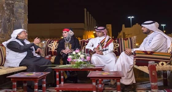 بالصور .. نهى الحربي ترتدي زيا تقليديا ببرنامج البيت السعودي