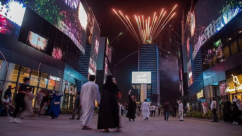 زوار موسم الرياض يتخطَّون حاجز الـ 10 ملايين زائر ومليون سائح