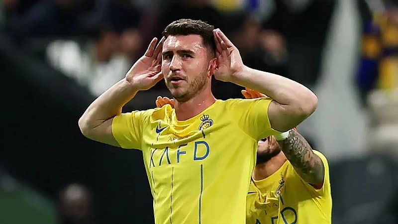 النصر يفاوض لابورت من أجل التنازل