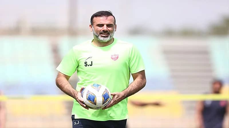 نقل مساعد مدرب برسبوليس للمستشفى بعد الخسارة أمام النصر