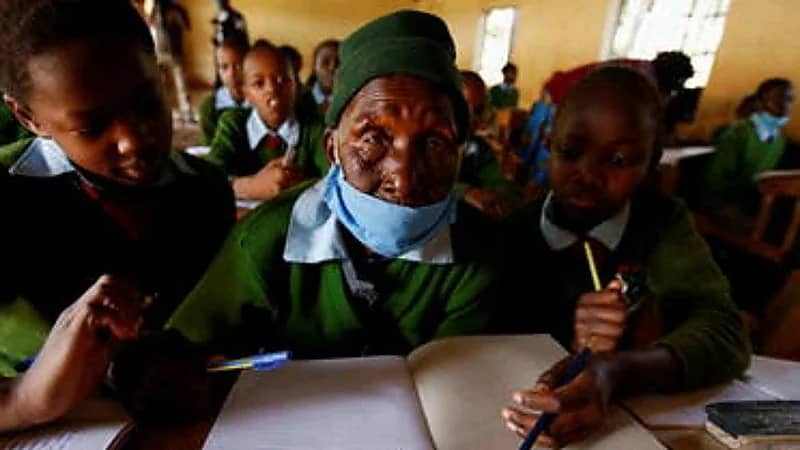 عمرها 99 عام.. وفاة أكبر تلميذة في العالم بكينيا
