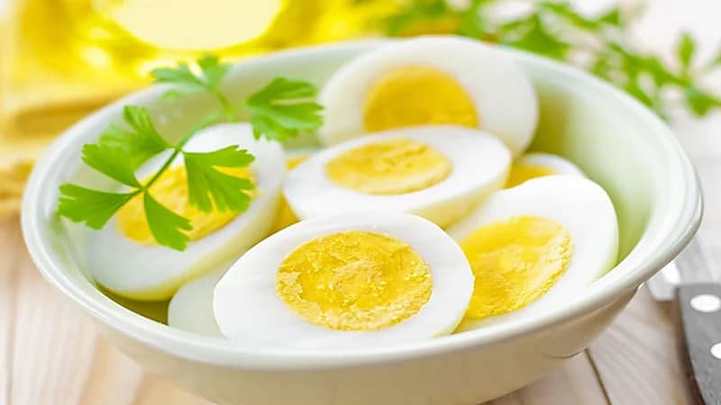 فوائد تناول البيض المسلوق على السحور