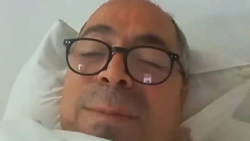 مرشح مغربي يُشعل الجدل بحملة انتخابية من السرير! .. فيديو