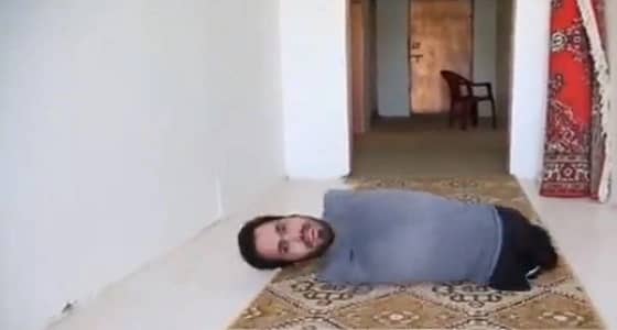 بالفيديو.. قصة شاب وشقيقته بلا أيد أو أرجل يتحديان عجزهما في القصيم