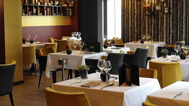 تحديد الإجراءات المحدثة بالبروتوكول الخاصة بالمطاعم والمقاهي