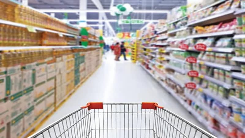 بالفيديو.. "العفالق": هناك تحدٍ لتوطين التموينات الصغيرة بسبب سيطرة العمالة الأجنبية