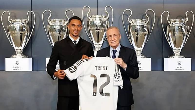 أرنولد يفاجئ جماهير ريال مدريد بتغيير اسمه في أول ظهور رسمي ..صور