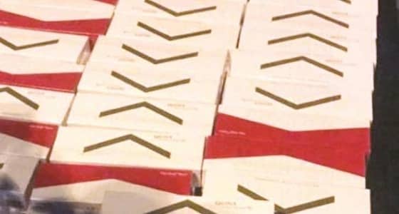 ضبط مركبة ملغمة بـ 981 كرز سجائر في طريقها للمملكة