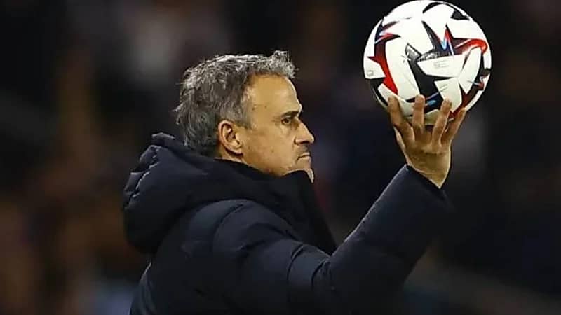 إنريكي: إصابة دوناروما قاسية والتحكيم غير مُلام