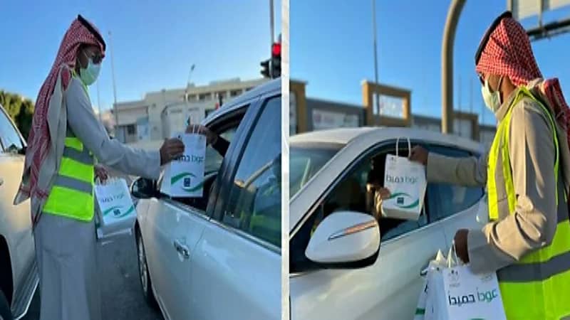 بالصور.. أمانة الطائف توزع الورود والهدايا على الطلاب