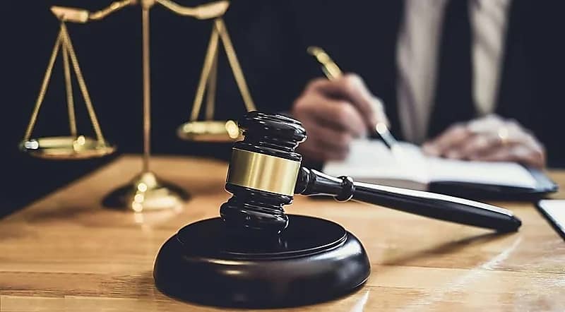 إحالة محام للجنة تأديب لتقديمه محتوى مضلل لمتابعيه