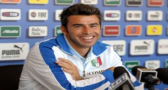 " يوفنتوس " يجدد عقده مع بارزالي