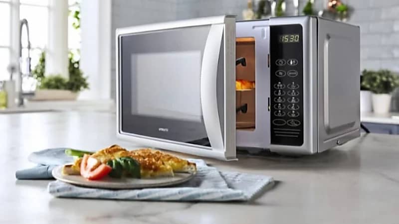 ارشادات تحمي الشخص من أضرار أفران الميكرويف أثناء استخدامه