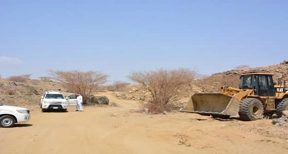 بالصور.. بلدية المجاردة تزيل التعديات المتواجدة بالمحافظة