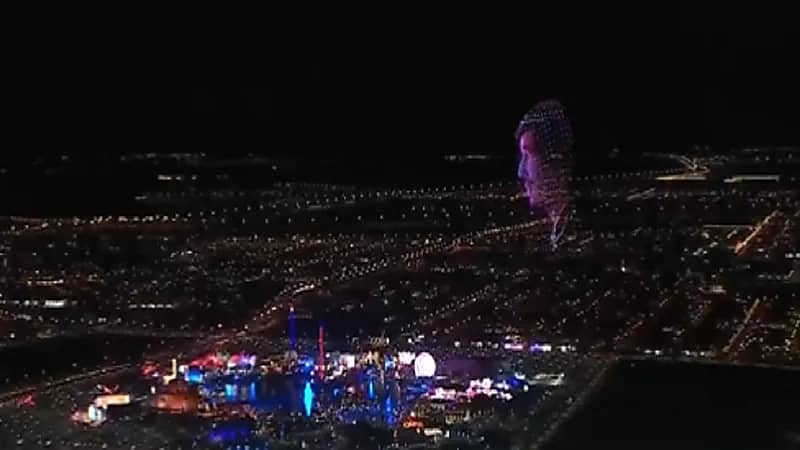 بالفيديو .. صورة الملك سلمان وولي العهد تزينان سماء الرياض في افتتاح بوليفارد وورلد