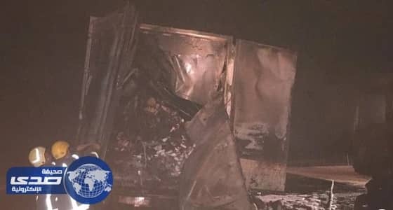 " مدني المويه " ينجح في إخماد حريق تصادم شاحنتين