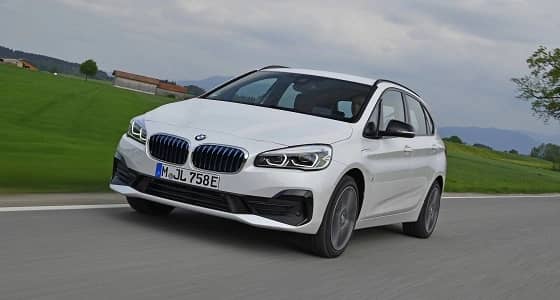 بالفيديو.. بي إم دبليو الفئة الثانية جران وأكتيف تورر يظهران في شكل جديد