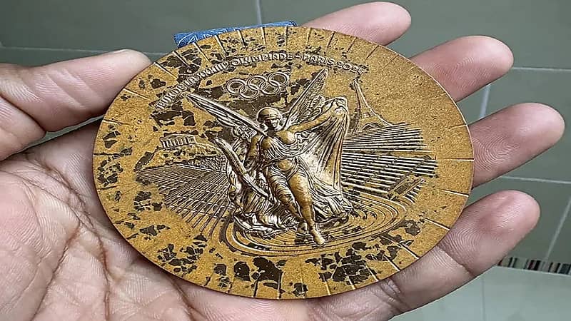 ميداليات أولمبياد باريس 2024 تواجه مشكلة غير مسبوقة